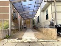 ２０２４年７月に室内リフォーム済！駐車２台可能な３ＬＤＫ！
『敷島住宅』施工の旧分譲地！
小学校や中学校も近いのでお子様の通学も安心です♪