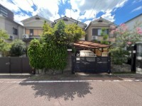 建築条件無し売り土地につき、お好きな工務店やハウスメーカーで建築可能！
阪急とＪＲの駅近２ＷＡＹアクセス！
南側は駐車場の為、陽当たり・通風良好♪