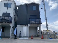 全16区画の分譲地！南向きバルコニーの為、陽当たり良好！
LDK広々約19帖！全居室収納スペース付き！
浴室乾燥暖房機・浴室TV・食器洗乾燥機・玄関収納庫付き☆