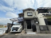 リフォーム歴のあるお家！全居室６帖以上の３ＬＤＫ！
阪急『洛西口駅』まで徒歩１４分！１ＢＯＸ駐車可能！
徒歩圏内に商業施設充実で生活に便利♪