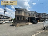 ２方空きの角地のため、日当たり・通風良好です♪
２０１８年１２月水まわり設備入替え済み！
長岡第十小学校まで徒歩１分！子育て世帯にオススメです！