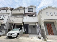 向日市、伏見区、南区の不動産なら<br>センチュリー21ユニバーサルホームサービス向日町店へ! ☆全居室6帖以上!徒歩圏内に周辺施設充実!
大山崎小学校まで徒歩7分!お子様の通学も安心ですね♪