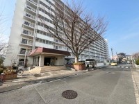 リフォーム歴のある美宅のお部屋！
６階部分の南東角部屋で陽当たり・通風・眺望良好！
ＬＤＫに３面床暖房があります♪買い物施設が徒歩圏内で生活に便利！