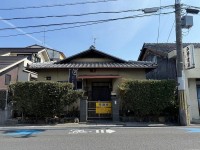 阪急『長岡天神駅』とＪＲ『長岡京駅』の２ＷＡＹアクセス！
通りに面しているため、店舗やアパート用地としてもおすすめです♪解体更地渡し！
