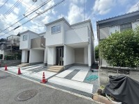 南向きの陽当たり・通風良好な新築戸建て！
生活施設も周辺に充実！収納スペースも豊富！
阪急『西向日駅』まで徒歩８分と通勤や通学に便利♪
