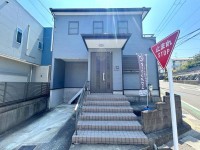 ２０２５年１０月リフォーム完成！
北西角地の広々４ＬＤＫのお家！ＷＩＣ付きで収納スペース充実☆
閑静な住宅地で小さいお子様のいるご家庭も安心！