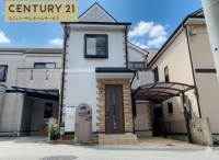 ２０２５年４月リフォーム済！
安心・安全のオール電化住宅！ロフト付豊富な収納スペース！
全居室６帖以上とゆとりのある間取り！雨の日も安心のカーポート付き駐車場！