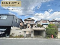 土地面積約５８坪！解体後更地渡し！
建築条件無し土地につき、お好きな工務店やハウスメーカーで建築可能！
徒歩圏内に商業施設充実で生活に便利！