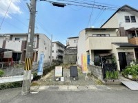 建築条件無し売土地につきお好きな工務店やハウスメーカーで建築可能！
道路を挟んだ目の前に池があるため、陽当たり・通風良好！
徒歩圏内に商業施設充実！