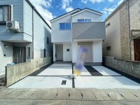 ２０２５年８月完成！ＺＥＨ水準省エネ住宅！
フラット３５Ｓ対応！並列駐車２台可能！
間口広々７．１ｍで車の出し入れもらくらく♪