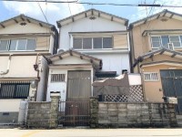 小学校や中学校まで徒歩１０分圏内！
スーパー、コンビニ、ドラックストアまで徒歩圏内です♪
近くに遊びに行ける公園施設も充実！