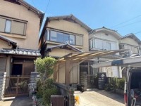 向日市、伏見区、南区の不動産なら<br>センチュリー21ユニバーサルホームサービス向日町店へ！ 建築条件無し土地！お好きなハウスメーカー・工務店で建築可能！
土地ゆったり約３０坪！設計の自由度が高く、理想のプランがはまりやすい♪
閑静な立地のため交通量少なめ！
