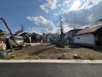 全２区画の分譲地！
阪急とＪＲの２ＷＡＹアクセス可能！生活施設が周辺に充実♪
建築条件無し土地！お好きなハウスメーカー・工務店で建築可能！