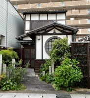 建築条件無し土地☆お好きな工務店やハウスメーカーで建築可能！
阪急『長岡天神』駅まで徒歩５分と便利な立地！
小・中学校まで徒歩１０分圏内で子育て世帯にもおすすめ♪