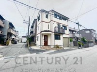 阪急『西向日駅』まで徒歩10分!JRとの2WAYアクセス可の好立地!
北西角地!陽当たり・通風良好で開放感のあるお家♪
2026年4月リフォーム済み!駐車2台可!