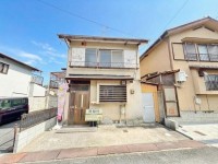 阪急『東向日駅』まで徒歩１５分と通勤・通学に便利♪
小学校まで徒歩７分でお子様の通学も安心！
建築条件無し売土地につき、お好きな工務店やハウスメーカーで建築可能！