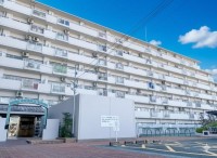 向日市、伏見区、南区の不動産なら<br>センチュリー21ユニバーサルホームサービス向日町店へ！ 専用庭付き１階部分のお部屋！
ＪＲ『向日町』駅まで徒歩１７分で通勤・通学に便利！
小・中学校まで徒歩５分圏内にあるため、お子様の通学も安心♪