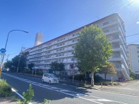 阪急『西向日駅』まで徒歩１４分！
南西向きのバルコニーのため、陽当たり・通風良好！
スーパーやコンビニなど徒歩圏内に商業施設充実で生活に便利！