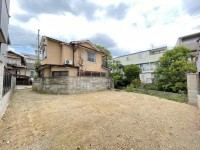 向日市、伏見区、南区の不動産なら<br>センチュリー21ユニバーサルホームサービス向日町店へ！ JRと阪急の２WAYアクセスで通勤や通学に便利！
条件無し売土地なのでお好きな工務店やハウスメーカーで建築可能♪
徒歩圏内に買い物施設多く生活便利♪