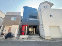 向日市、伏見区、南区の不動産なら<br>センチュリー21ユニバーサルホームサービス向日町店へ！ ★２０２６年２月中旬リフォーム完了予定★
太陽光パネル・蓄電池・エコキュート付き！
羽束師小学校まで徒歩３分！お子様の通学も安心♪
周辺、生活施設大変充実！