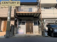 向日市、伏見区、南区の不動産なら<br>センチュリー21ユニバーサルホームサービス向日町店へ！ 即引渡し可能！南向きのお家！
収益物件や建替え用地としてもご検討可能！
スーパーやコンビニまで徒歩５分圏内！