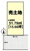向日市、伏見区、南区の不動産なら<br>センチュリー21ユニバーサルホームサービス向日町店へ！ 建築条件無し土地！お好きなハウスメーカー・工務店で建築可能！
南向きにつき日当たり良好！
小・中学校まで徒歩圏内！お子様の通学も安心です！