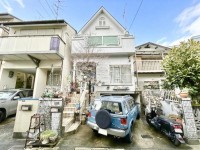 向日市、伏見区、南区の不動産なら<br>センチュリー21ユニバーサルホームサービス向日町店へ！ 南向きにつき、日当たり良好です！！
阪急『長岡天神駅』まで徒歩１３分の好立地！
こだわりの詰まったアジアンテイストなお家！
