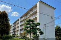 向日市、伏見区、南区の不動産なら<br>センチュリー21ユニバーサルホームサービス向日町店へ！ 駅近！阪急とＪＲの２ＷＡＹアクセス！
南向きバルコニーで、陽当たり良好です☆
周辺施設が充実した生活便利な住環境！
リフォームのご相談などもお気軽にご相談ください♪