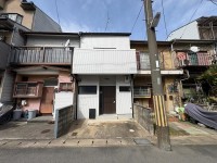 向日市、伏見区、南区の不動産なら<br>センチュリー21ユニバーサルホームサービス向日町店へ！ 居住用・収益用どちらでも使用可能！
南向きにつき日当たり良好！
全居室６帖以上のゆとりのある間取り！