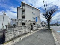 向日市、伏見区、南区の不動産なら<br>センチュリー21ユニバーサルホームサービス向日町店へ！ 【即入居可☆】１階のお部屋です！
令和８年３月末リフォーム完了予定！
南向きにつき陽当たり良好！
駅までの道のり平坦！徒歩圏内に周辺施設が充実♪