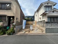 建築条件無土地！お好きなハウスメーカー・工務店で建築可能！
阪急「東向日」駅まで徒歩８分・ＪＲ「向日町」駅まで徒歩１２分！
南向きにつき陽当り良好！