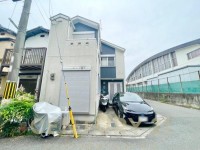 向日市、伏見区、南区の不動産なら<br>センチュリー21ユニバーサルホームサービス向日町店へ！ 北西角地！南向き採光につき、陽当たり・通風良好！
第五向陽小学校まで徒歩５分とお子様の通学も安心♪
２階リビング！収納スペースも各居室に有り◎