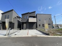 全4区画!全区画30坪以上!
駐車2台可能♪前道もゆったりしているので駐車もラクラク!
分譲地内につき交通量少なめ!子育て世帯にもオススメです!