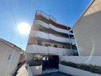 向日市、伏見区、南区の不動産なら<br>センチュリー21ユニバーサルホームサービス向日町店へ！ ＪＲ『向日町駅』まで徒歩９分と通勤・通学便利！
南向きバルコニーにつき、陽当たり良好！２０２６年６月リフォーム済み！
徒歩圏内に生活関連施設が充実で生活便利な立地♪