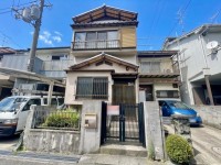 向日市、伏見区、南区の不動産なら<br>センチュリー21ユニバーサルホームサービス向日町店へ！ 建築条件無し土地！お好きなハウスメーカー・工務店で建築可能！
ＪＲと阪急の２ＷＡＹアクセス可能♪
イオンモール京都桂川まで徒歩８分！周辺生活施設が充実の便利な立地！