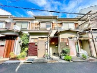 向日市、伏見区、南区の不動産なら<br>センチュリー21ユニバーサルホームサービス向日町店へ！ 阪急『西向日駅』まで徒歩７分！
閑静な住宅地！収益物件としてもご検討いただけます！
リフォームのご相談も承っております！